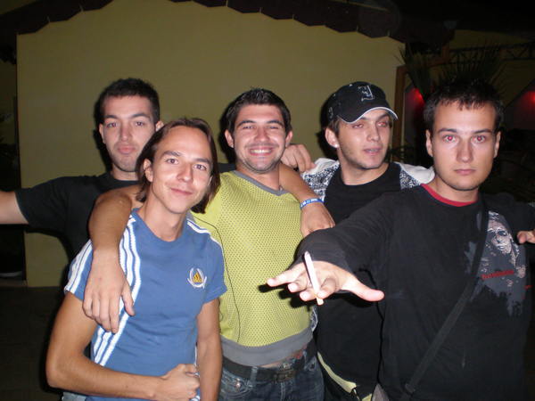 1220536432354330.jpg