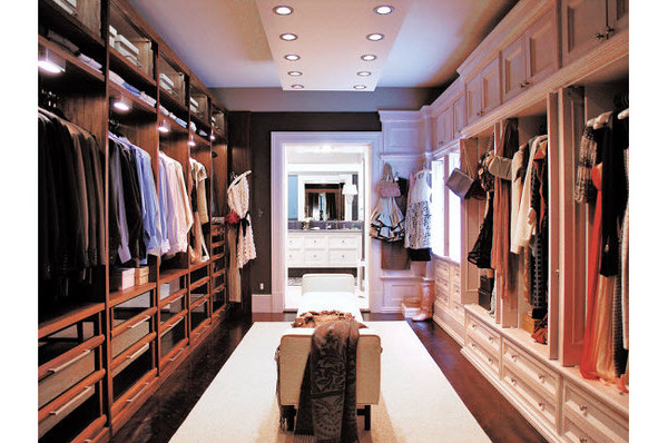 ermoumag_sex-and-the-city-closet-5.jpg