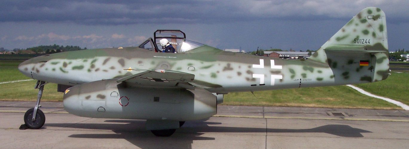 Messerschmitt_Me262_B-1A_Replica_l.jpg