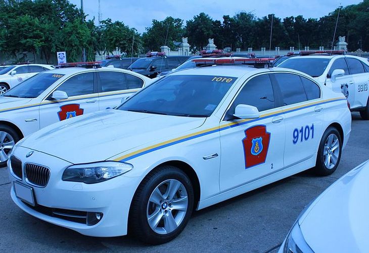 800px-Cancun_Police_BMW_760Li.jpg