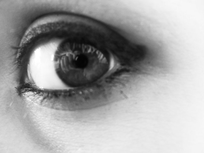 eye__by_reflectionmirror-d3ay48f.jpg