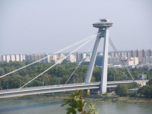 Bratislava_ufo.jpg
