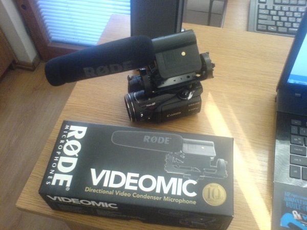 Canon-HV30-Rode-Videomic.jpg