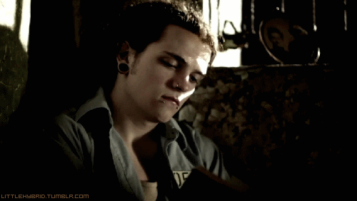 tumblr_lcryxzHAwW1qa8pgvo1_500.gif