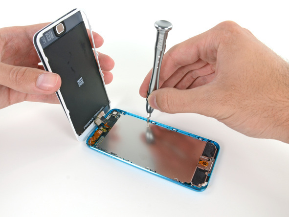 New+5th+gen+iPod+touch+treatment+by+iFixit.jpeg