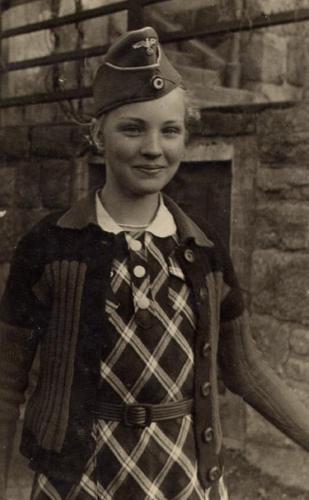 beautiful wehrmacht woman chick girl.jpeg