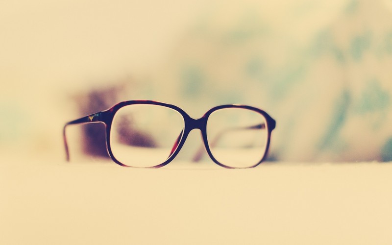 hipster-glasses-wallpapers_35871_1920x1200.jpg